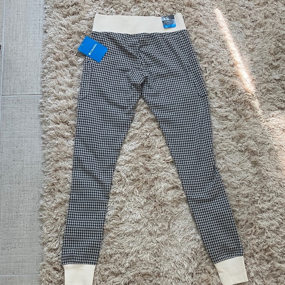 Columbia Women’s Active Fit Leggings - Black and Cream - Picture 7 of 7